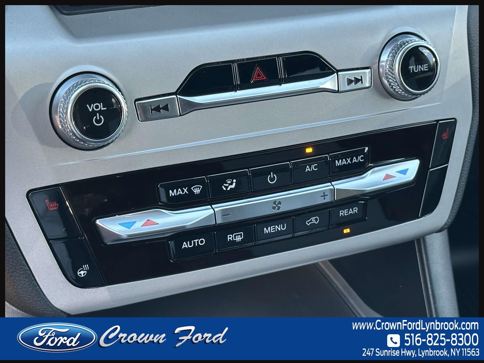 2023 Ford Explorer XLT 4WD