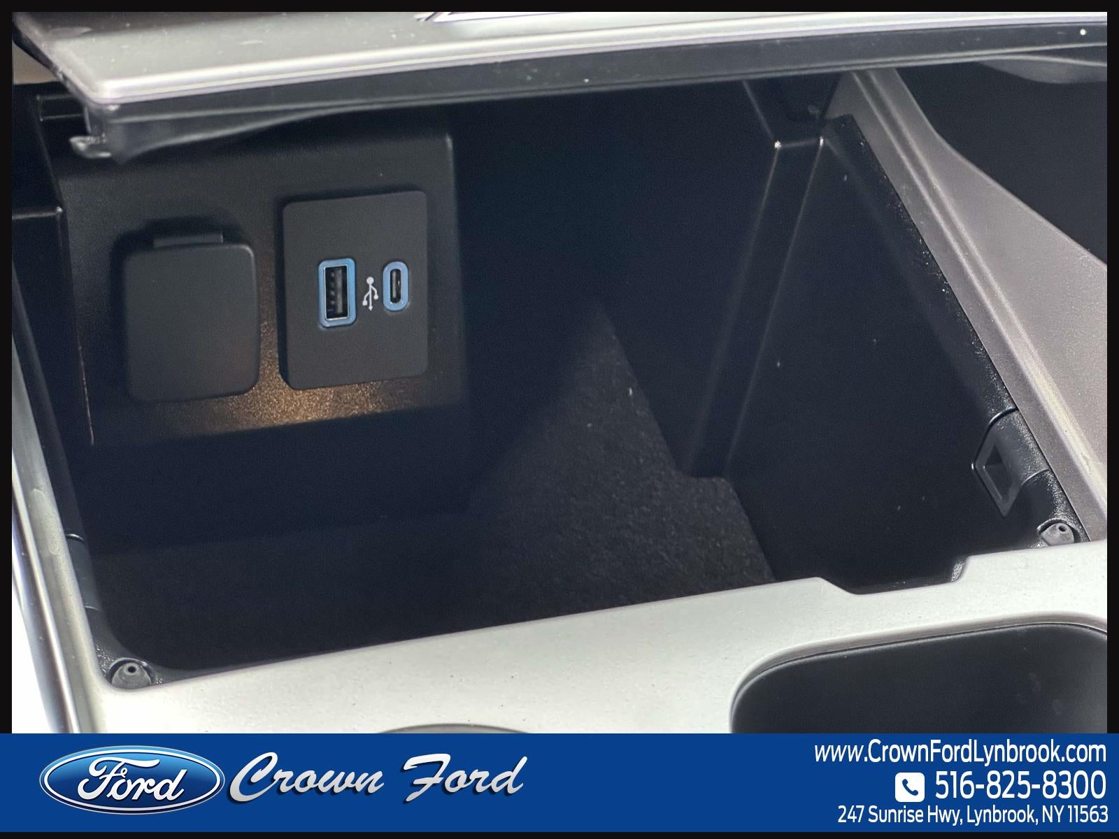 2023 Ford Explorer XLT 4WD