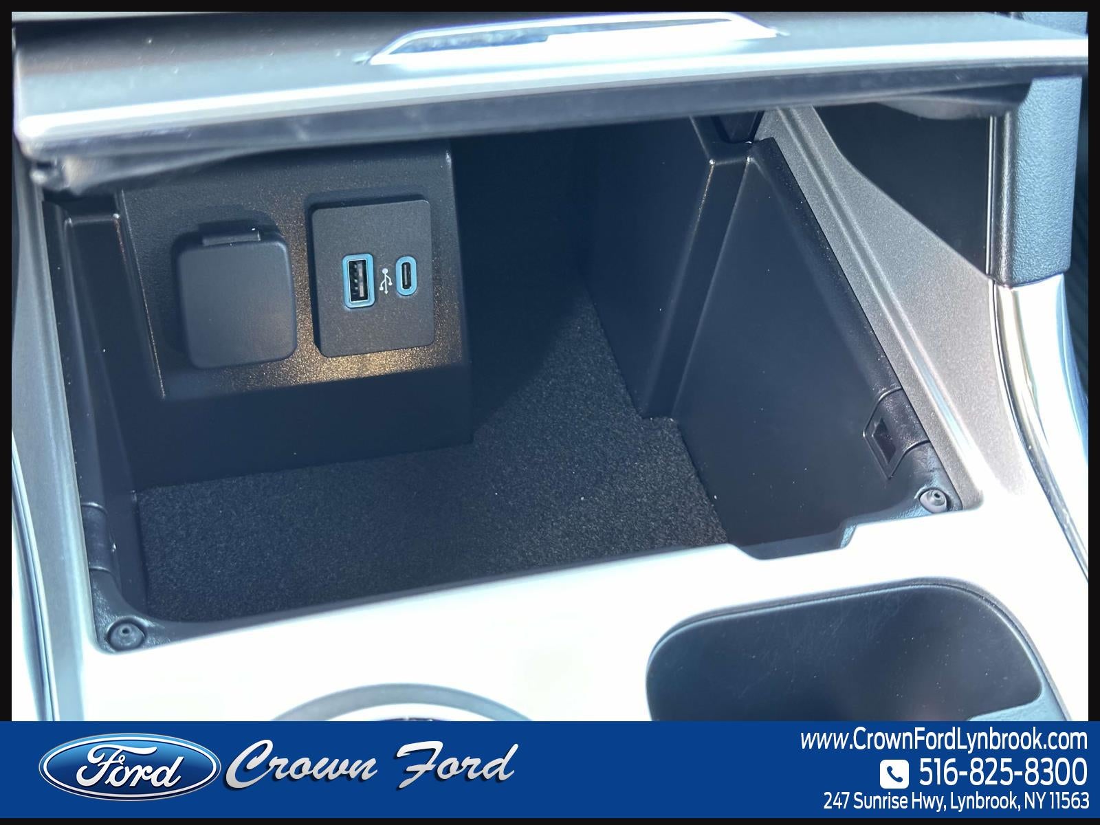 2023 Ford Explorer XLT 4WD