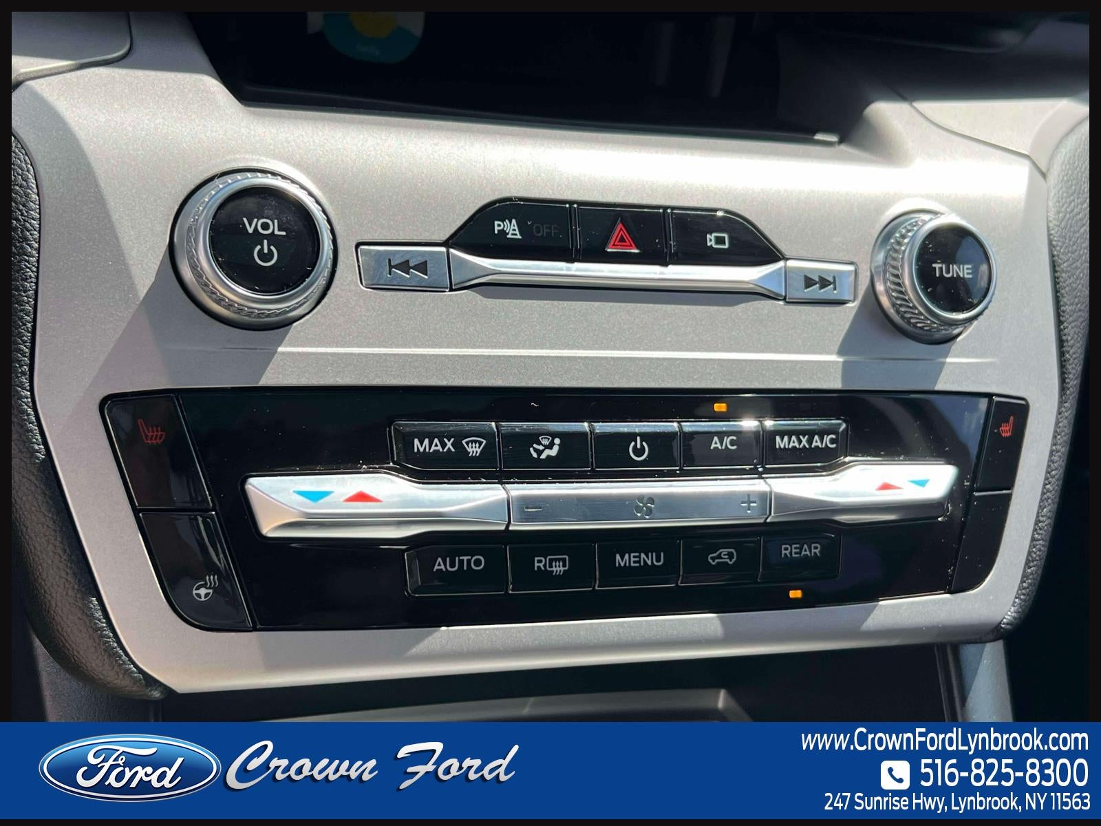 2023 Ford Explorer XLT 4WD