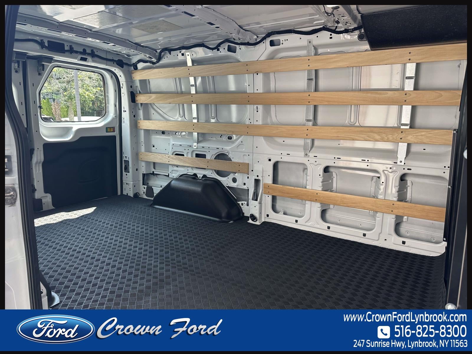 2025 Ford Transit Cargo Van T-250 130 Low Rf 9070 GVWR RWD