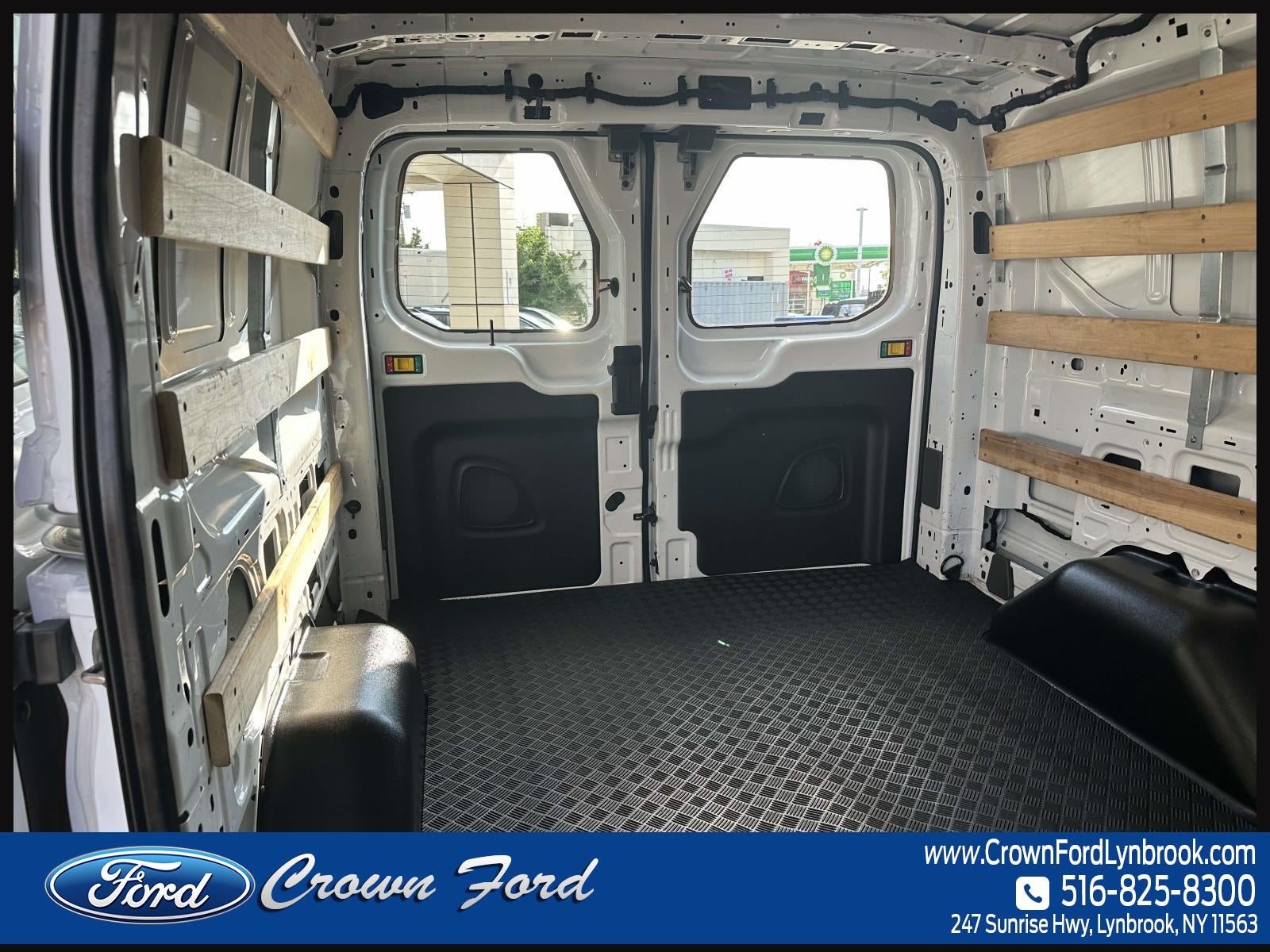 2025 Ford Transit Cargo Van T-250 130 Low Rf 9070 GVWR RWD