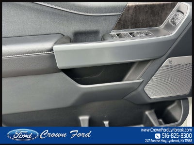 2022 Ford F-150 LARIAT 4WD SuperCrew 5.5' Box