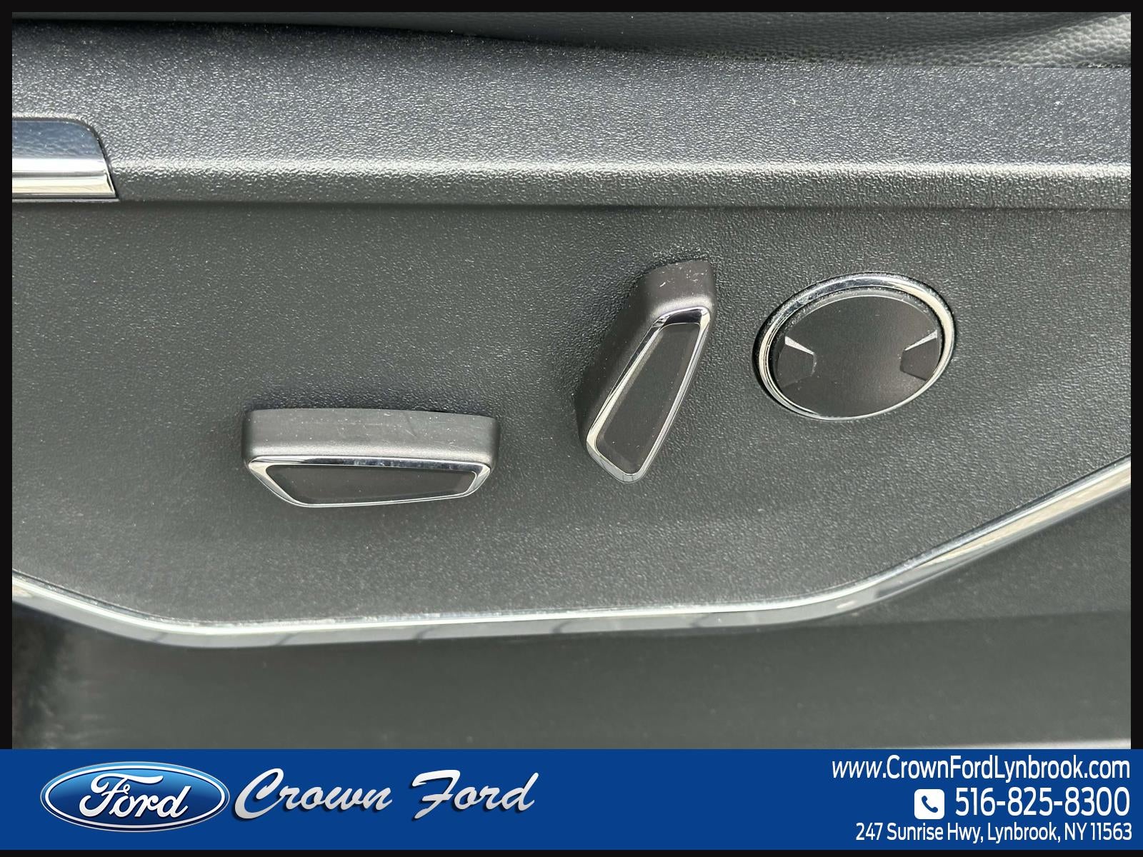 2022 Ford F-150 LARIAT 4WD SuperCrew 5.5' Box
