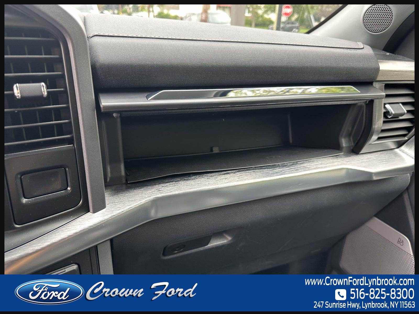 2022 Ford F-150 LARIAT 4WD SuperCrew 5.5' Box
